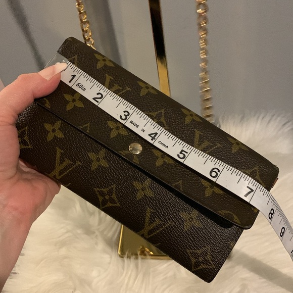 ❌SOLD❌2008 authentic Louis Vuitton Sarah wallet with free conversion kit - Picture 17 of 17